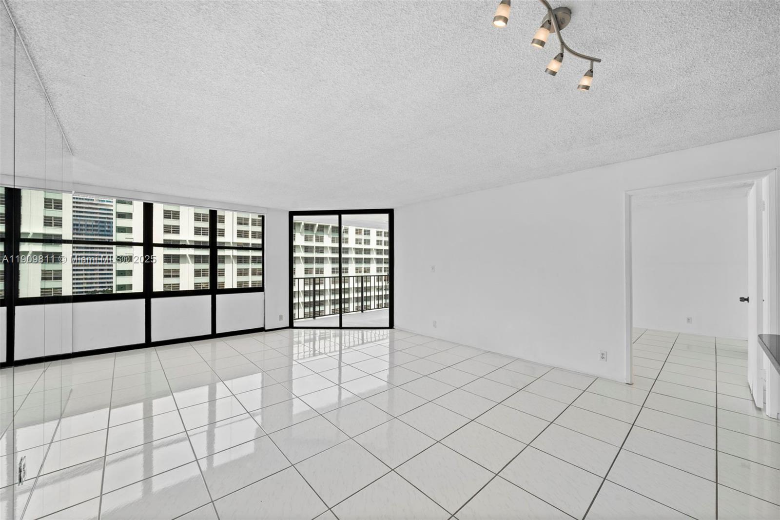 BRICKELL PLACE CONDO - Residential Lease