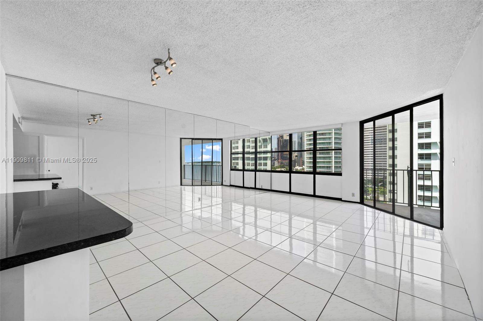 BRICKELL PLACE CONDO - Residential Lease