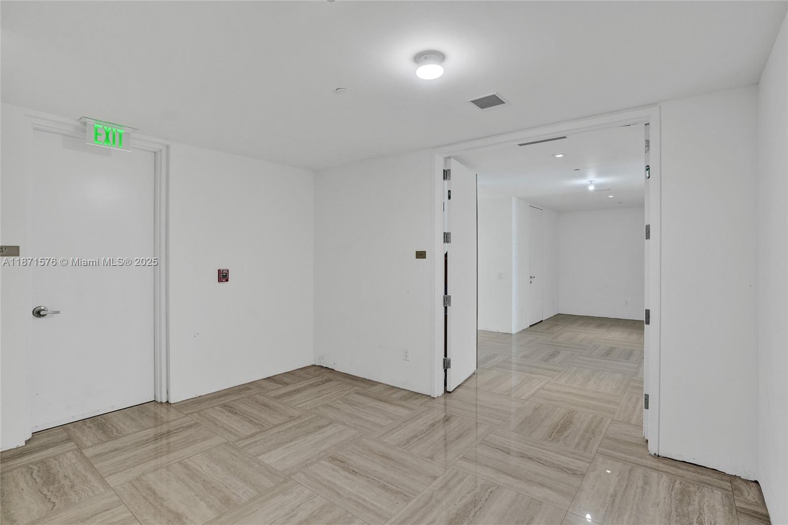 18975 COLLINS CONDO - Residential