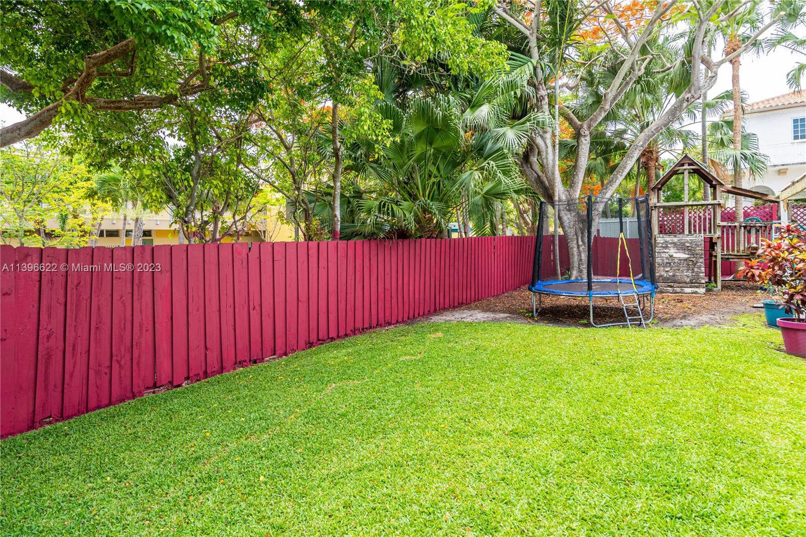 TROPICAL ISLE HOMES SUB - Residential