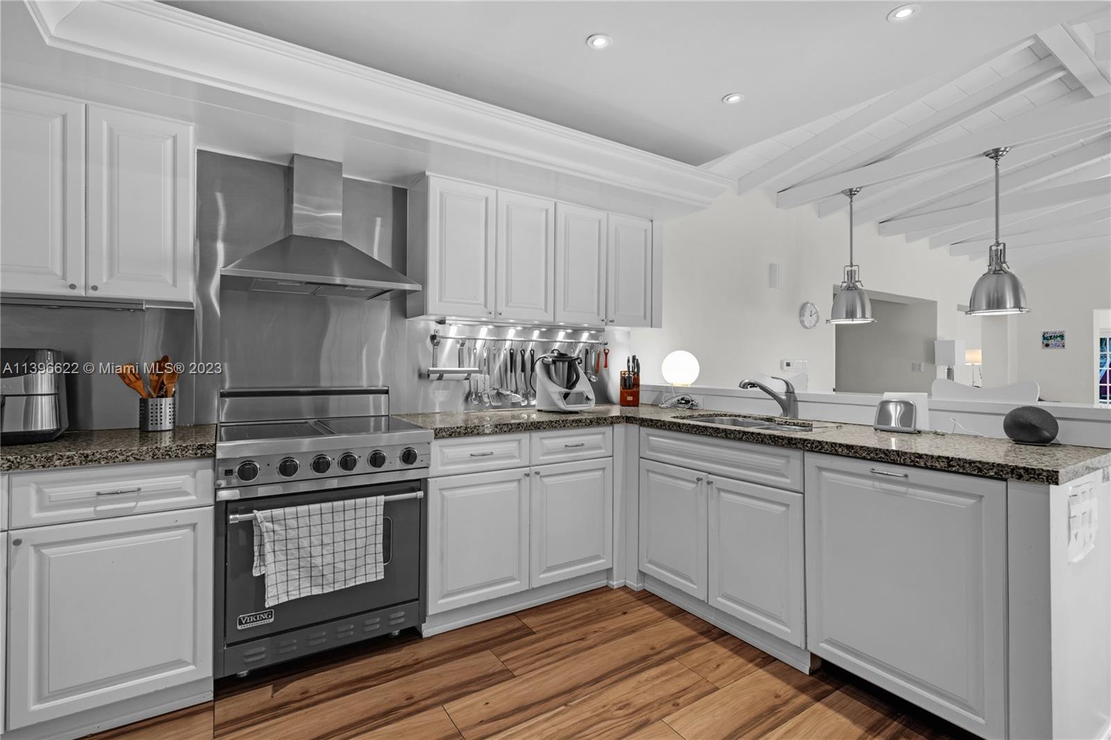 TROPICAL ISLE HOMES SUB - Residential