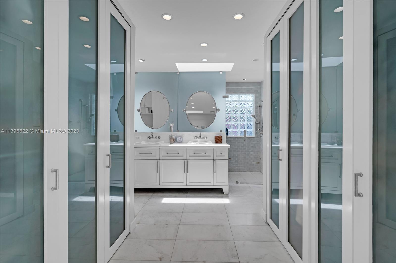 TROPICAL ISLE HOMES SUB - Residential