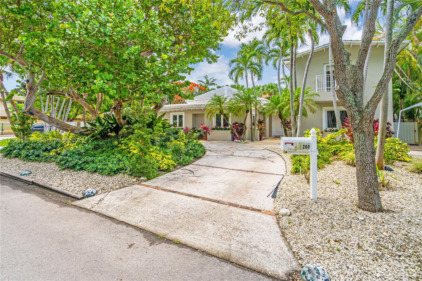 TROPICAL ISLE HOMES SUB - Residential