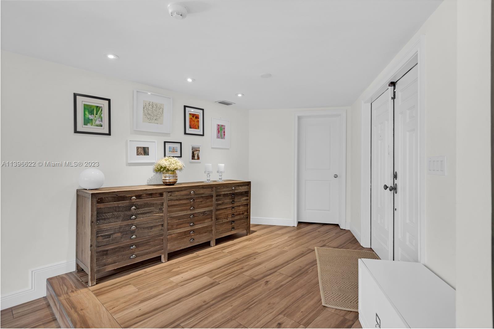 TROPICAL ISLE HOMES SUB - Residential