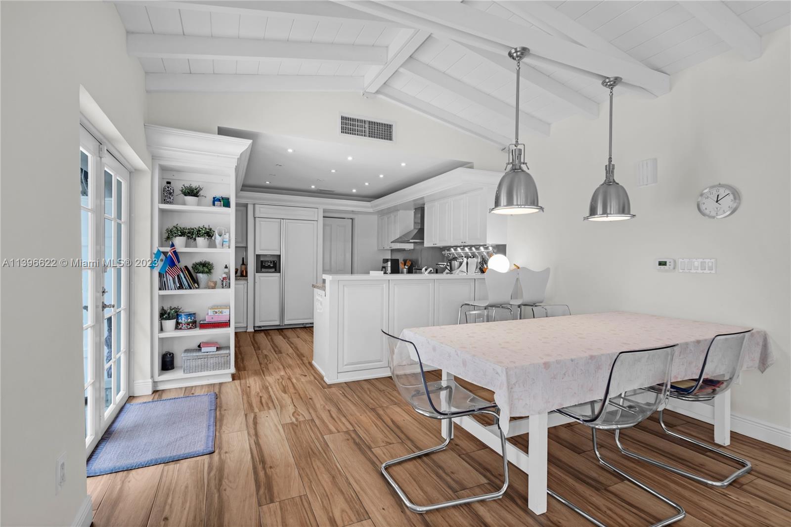 TROPICAL ISLE HOMES SUB - Residential