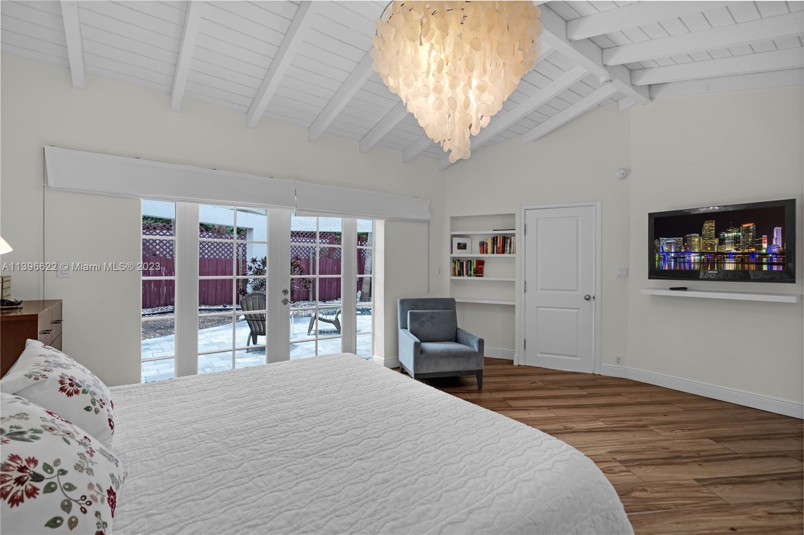 TROPICAL ISLE HOMES SUB - Residential