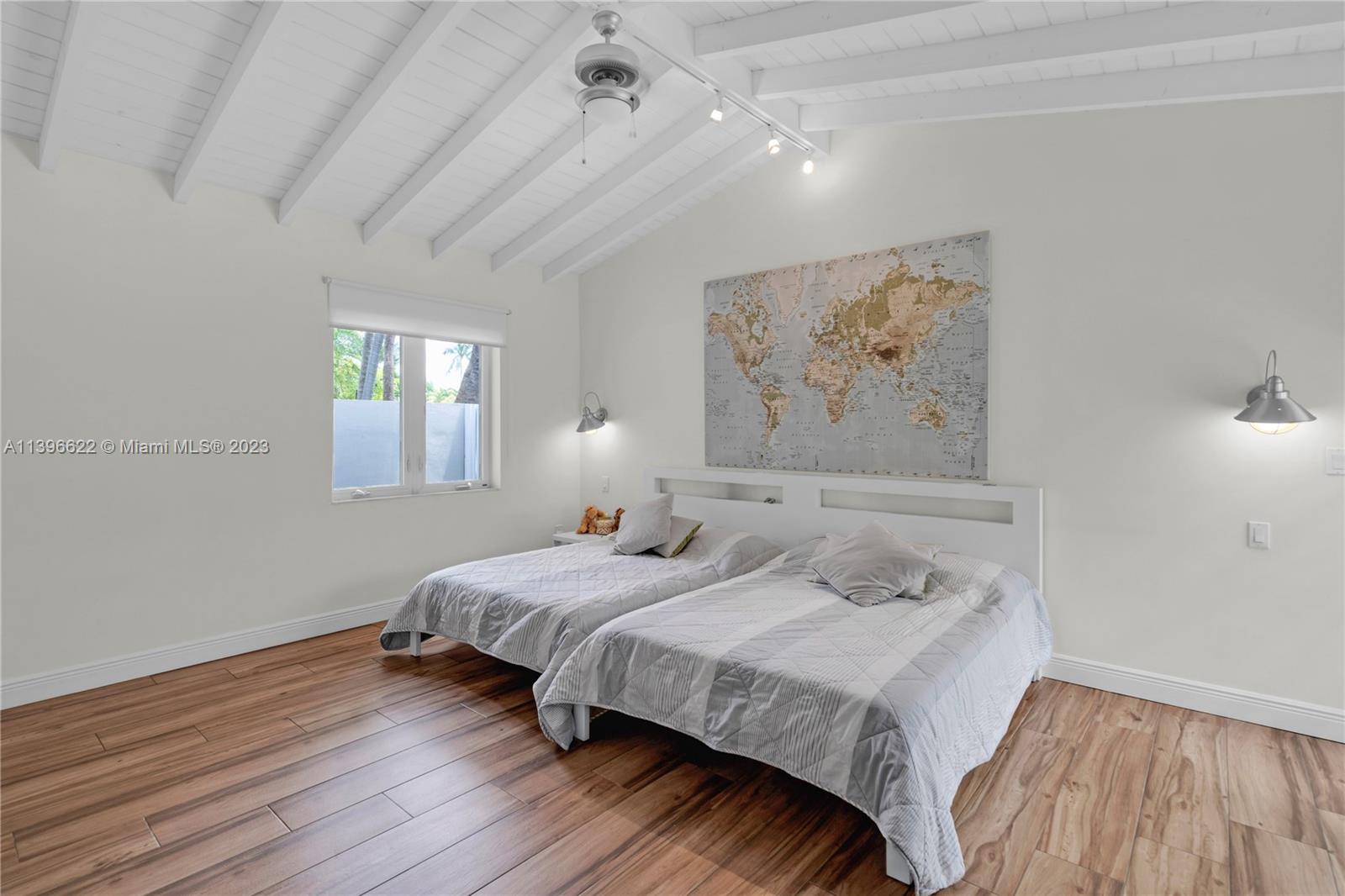 TROPICAL ISLE HOMES SUB - Residential