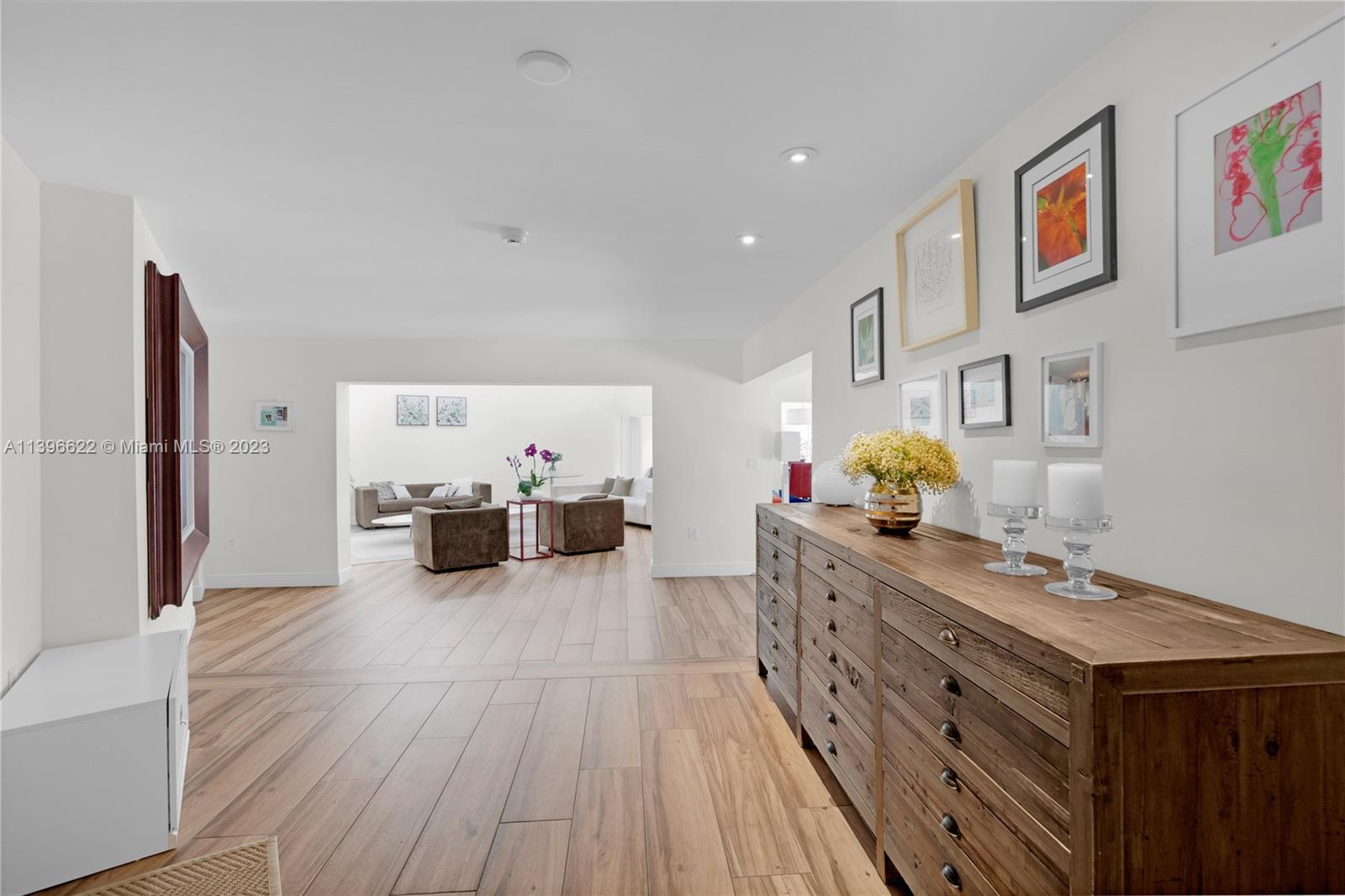 TROPICAL ISLE HOMES SUB - Residential