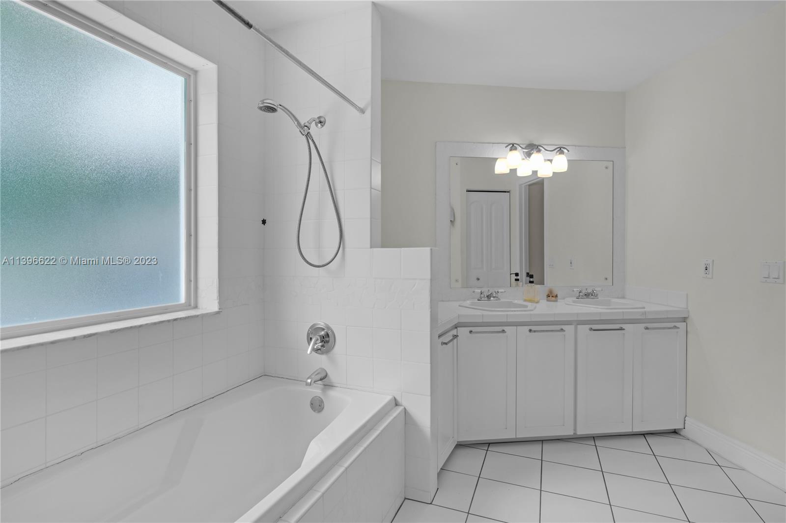 TROPICAL ISLE HOMES SUB - Residential