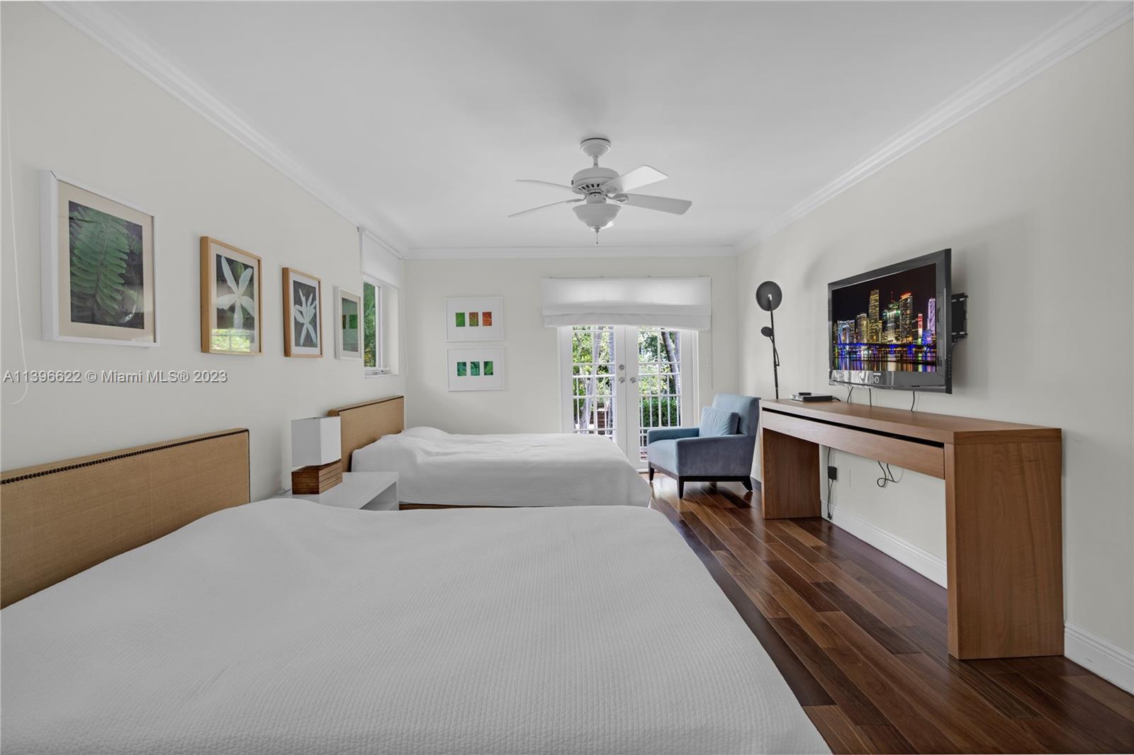 TROPICAL ISLE HOMES SUB - Residential