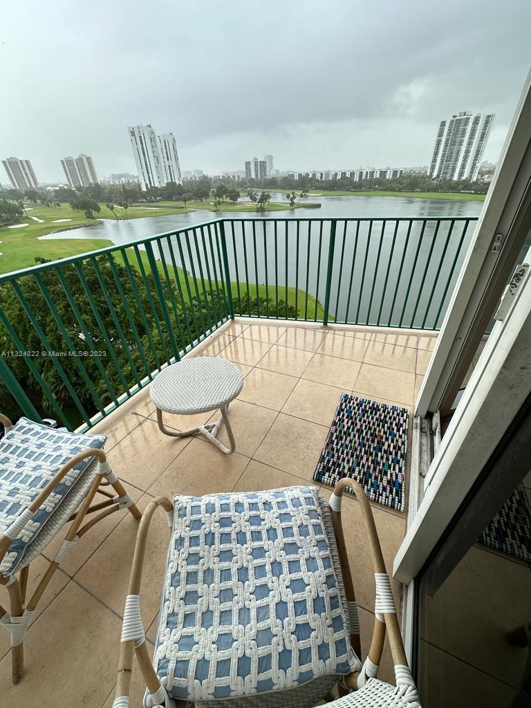 Where people from south florida and foreigns love to come and play golf.
overlooking the golf courses extensive 2 Bed 2 full baths corner unit Italian cherry wood cabinets, granite countertops and staples steel apliances at Turnberry Village with 24 hours concierge, security and valet infinity pool, gym, party room billiards. Join in a rich country club tradition are two legendary 18-hole championship golf courses in aventura, near the 2nd largest visited mall of the country Aventura Mall with all luxury Brands and restaurant.
Turnberry Village with elevated recreation areas raises your family time to a resort level.