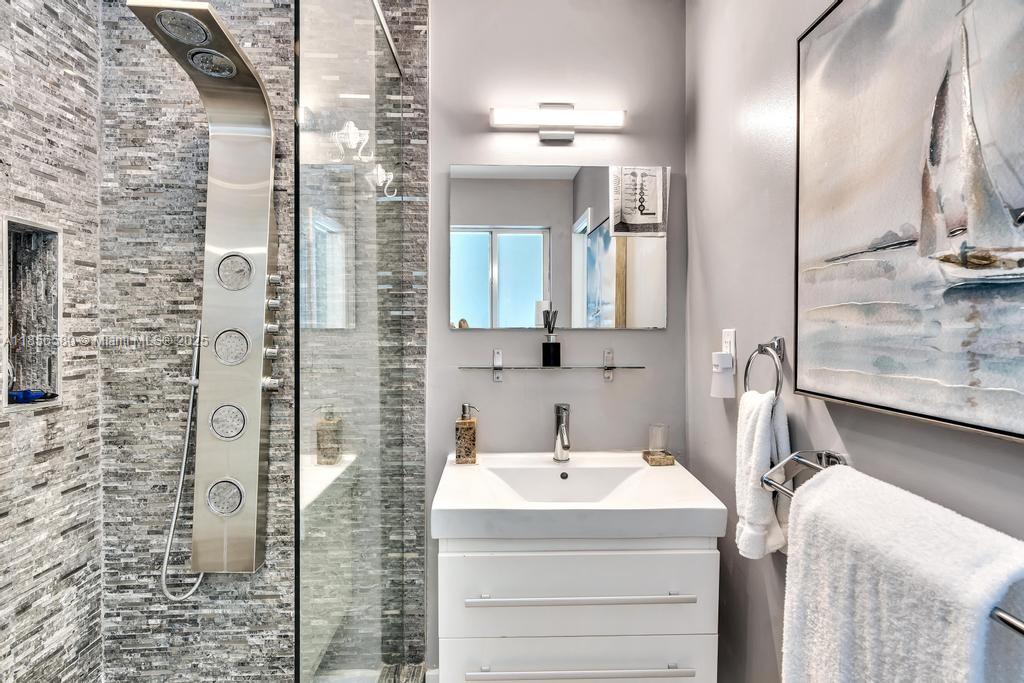 HOMEDALE - Residential Lease