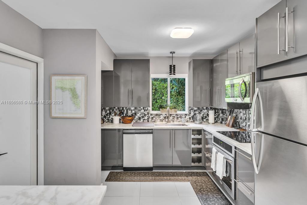 HOMEDALE - Residential Lease