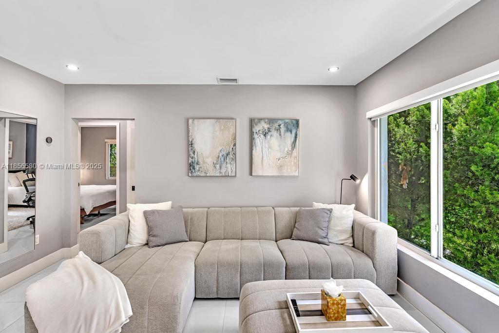 HOMEDALE - Residential Lease