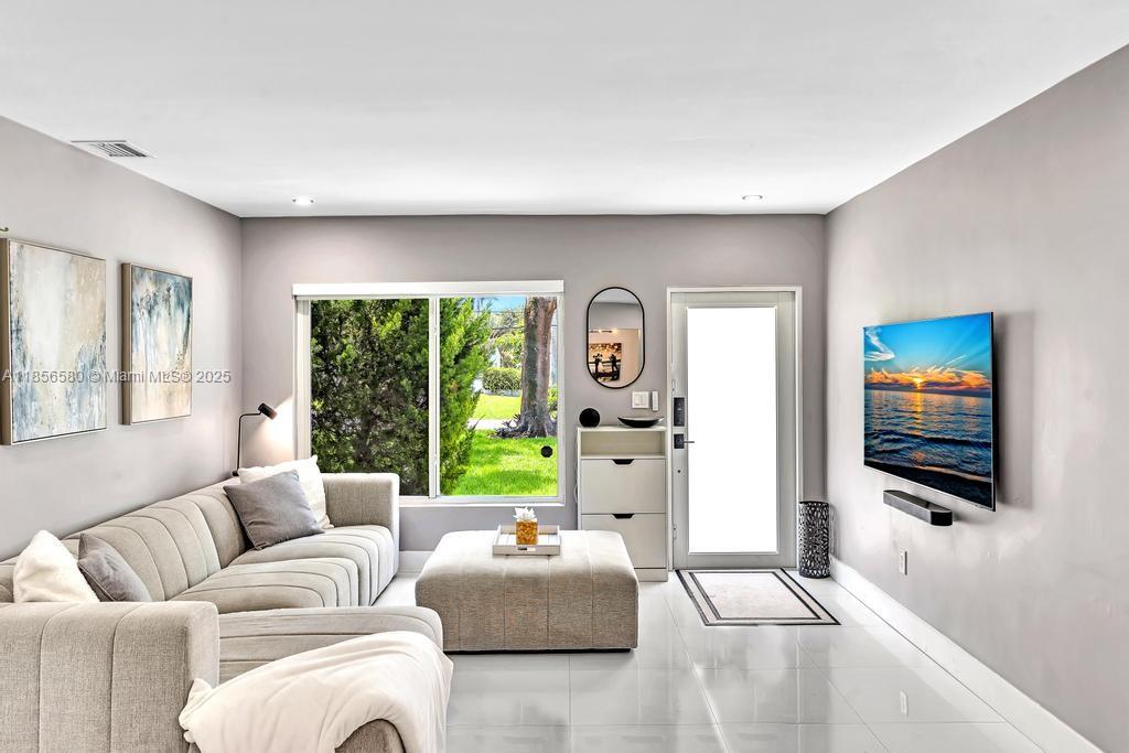 HOMEDALE - Residential Lease