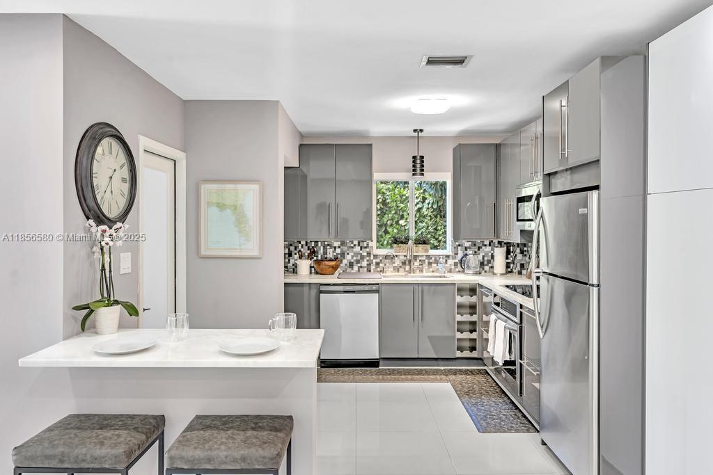 HOMEDALE - Residential Lease