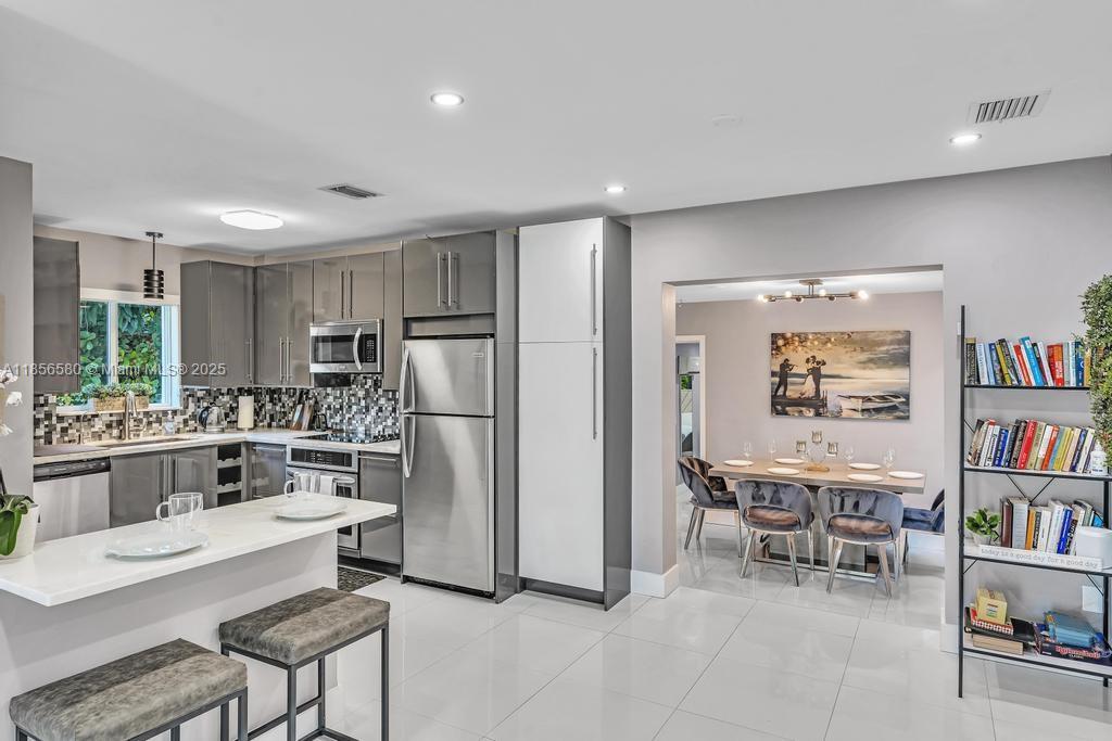 HOMEDALE - Residential Lease