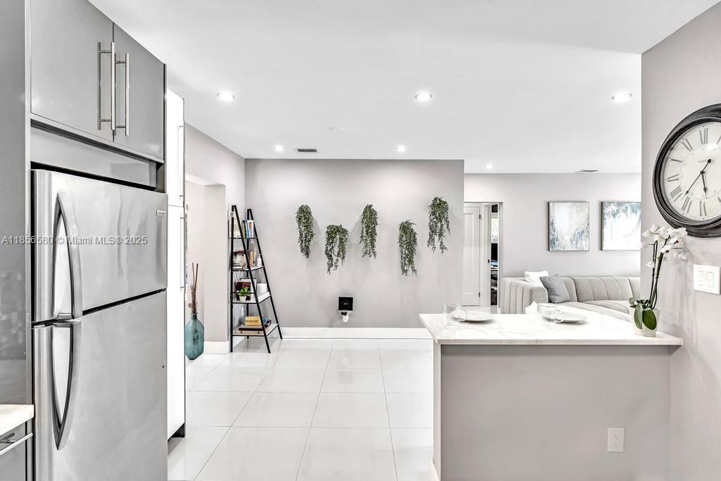 HOMEDALE - Residential Lease