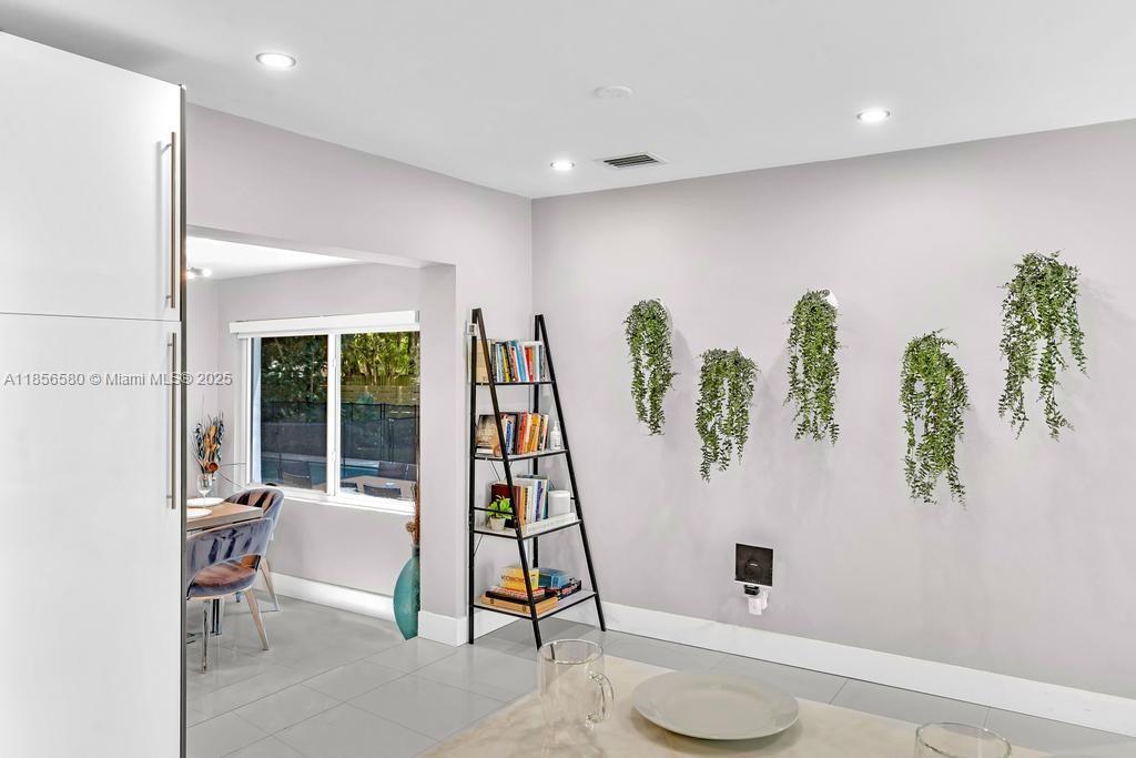 HOMEDALE - Residential Lease