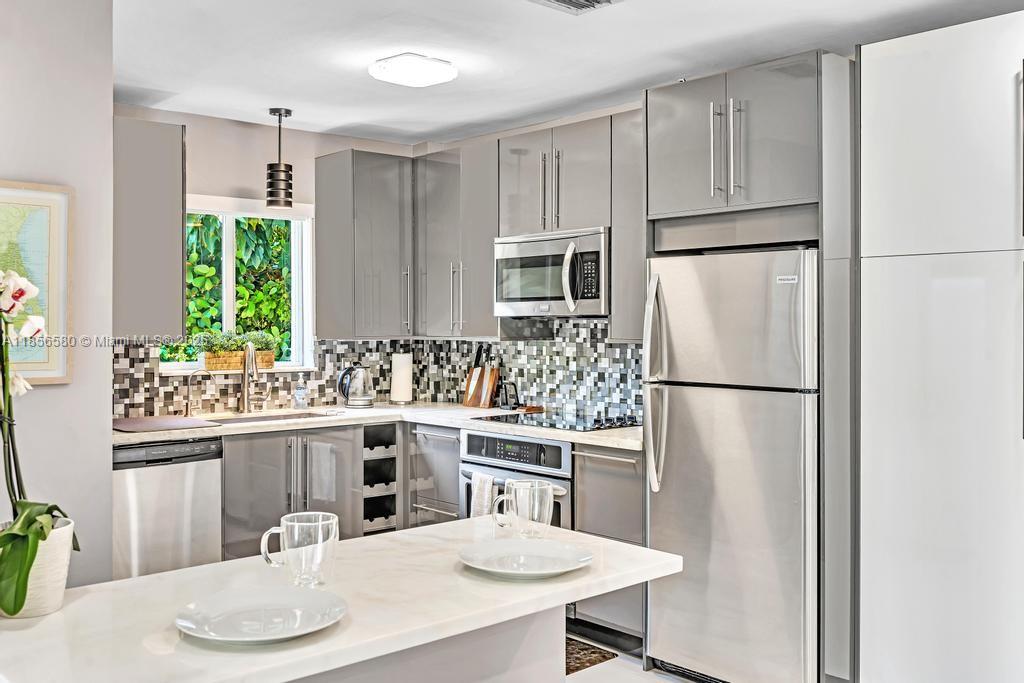 HOMEDALE - Residential Lease