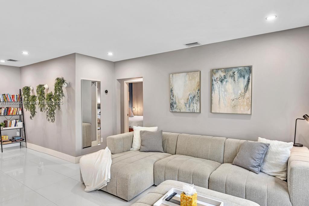 HOMEDALE - Residential Lease