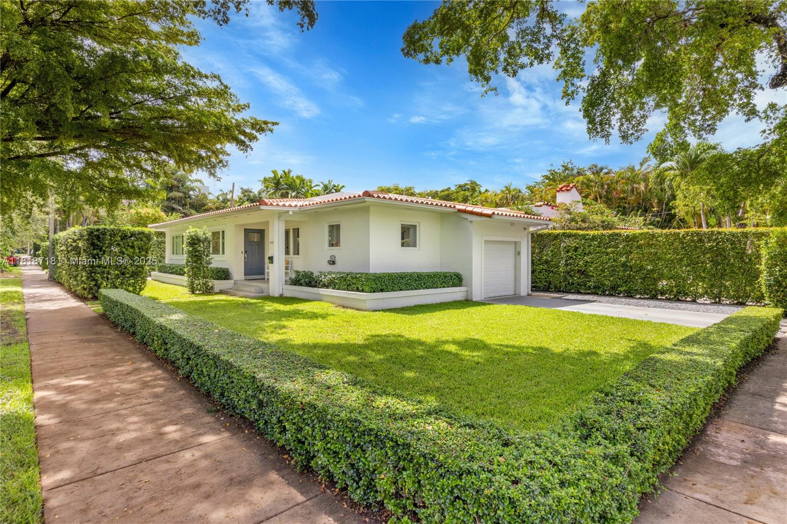 840 Algeria Ave, Coral Gables, Broward County, Florida - 3 Bedrooms  
2 Bathrooms - 
