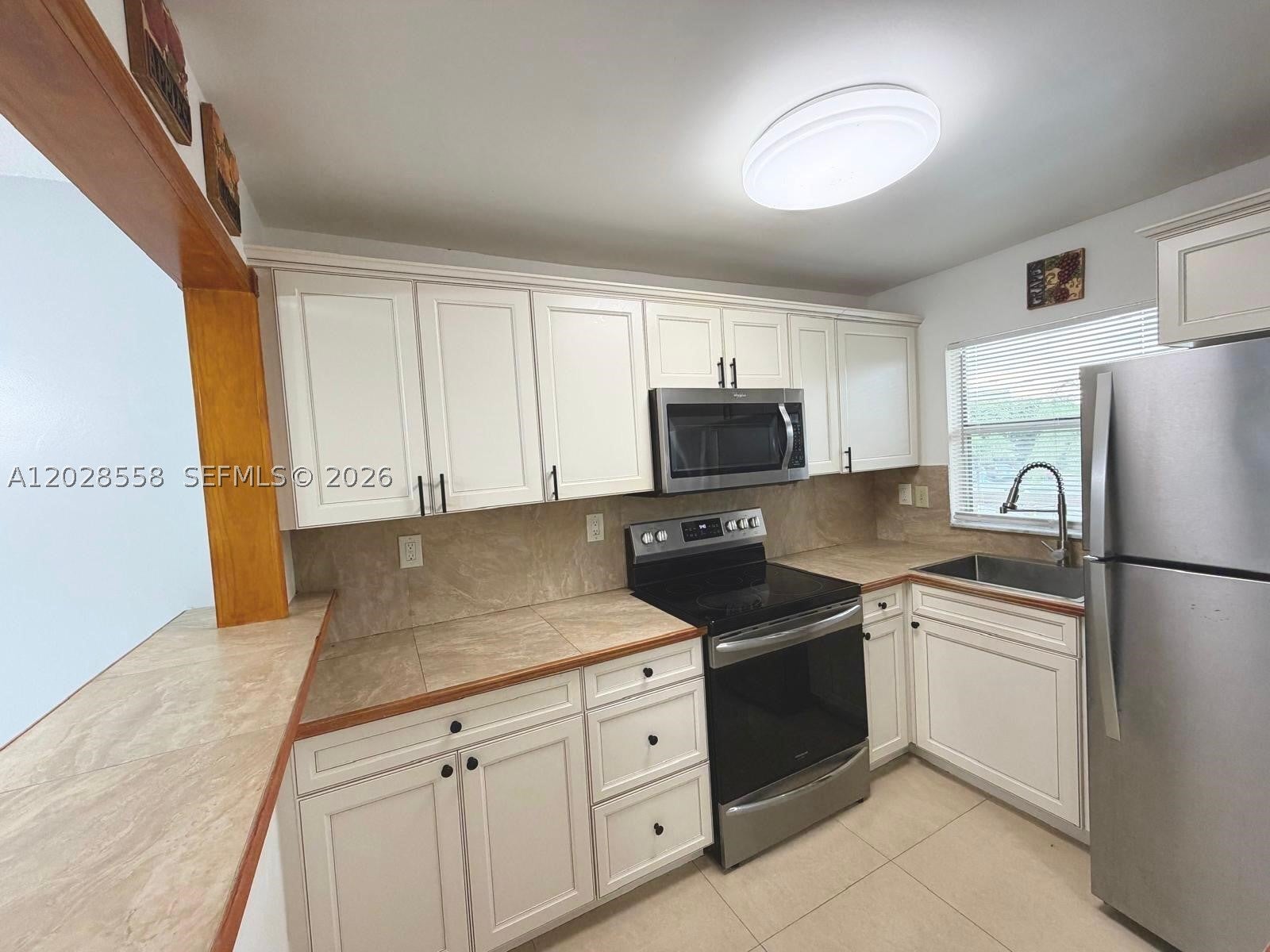 View photos, virtual tours, details... 9281 Sunrise Lakes Blvd 209