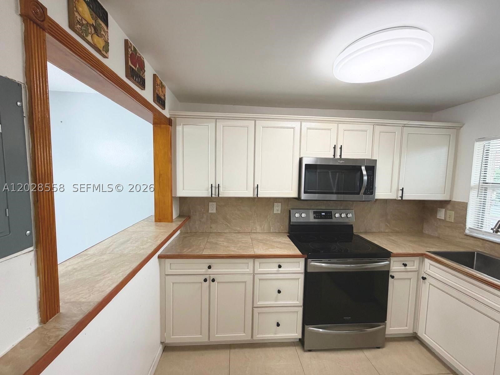 9281 Sunrise Lakes Blvd 209, Sunrise FL 33322