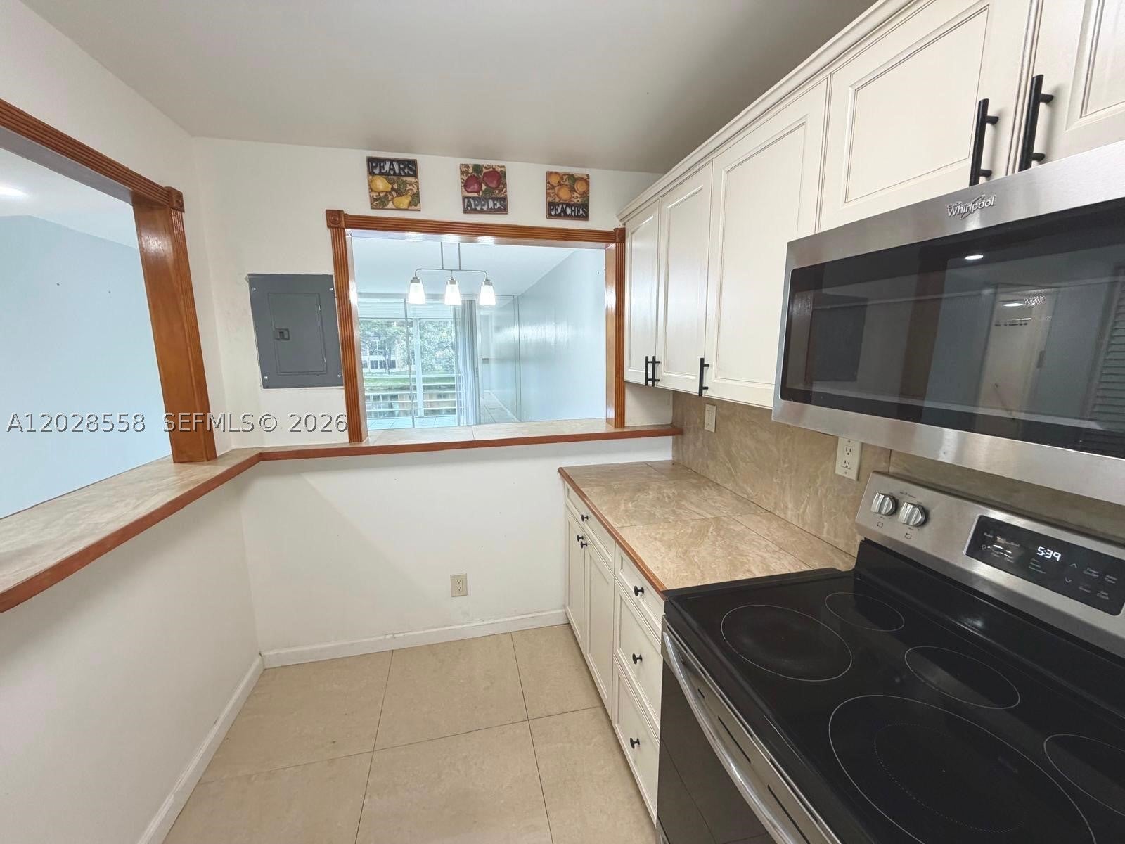 View photos, virtual tours, details... 9281 Sunrise Lakes Blvd 209