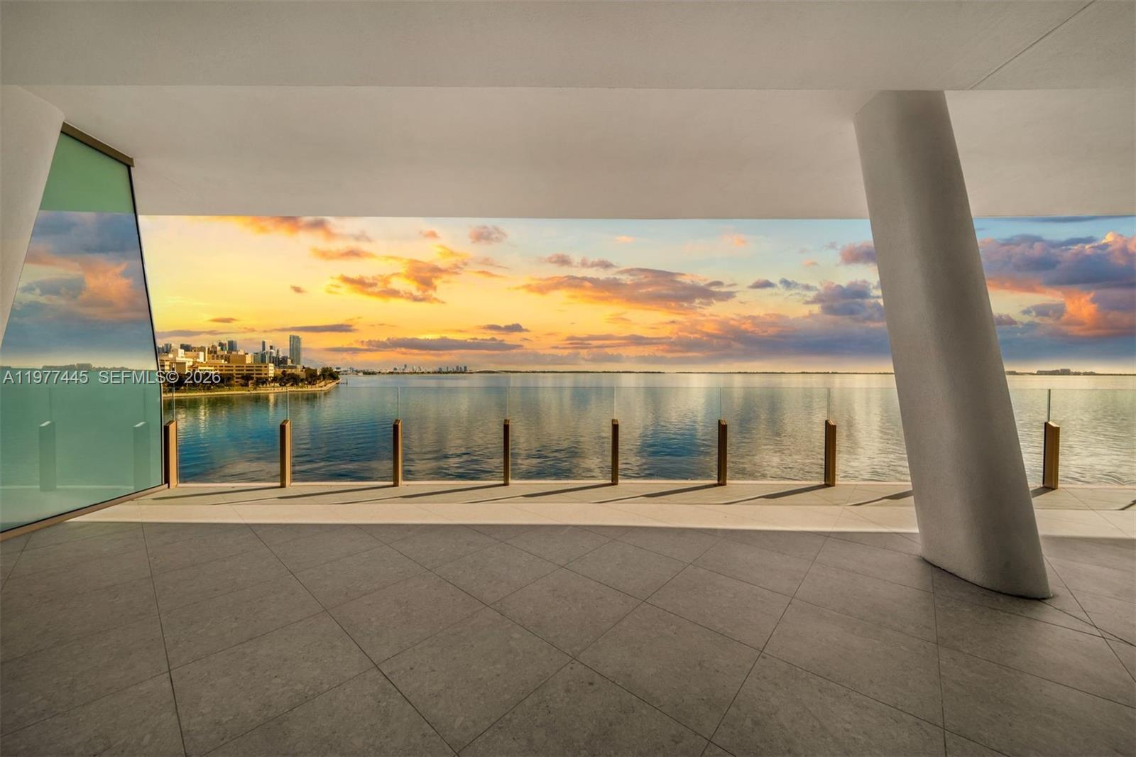 5 GROVE ISLE DR M403