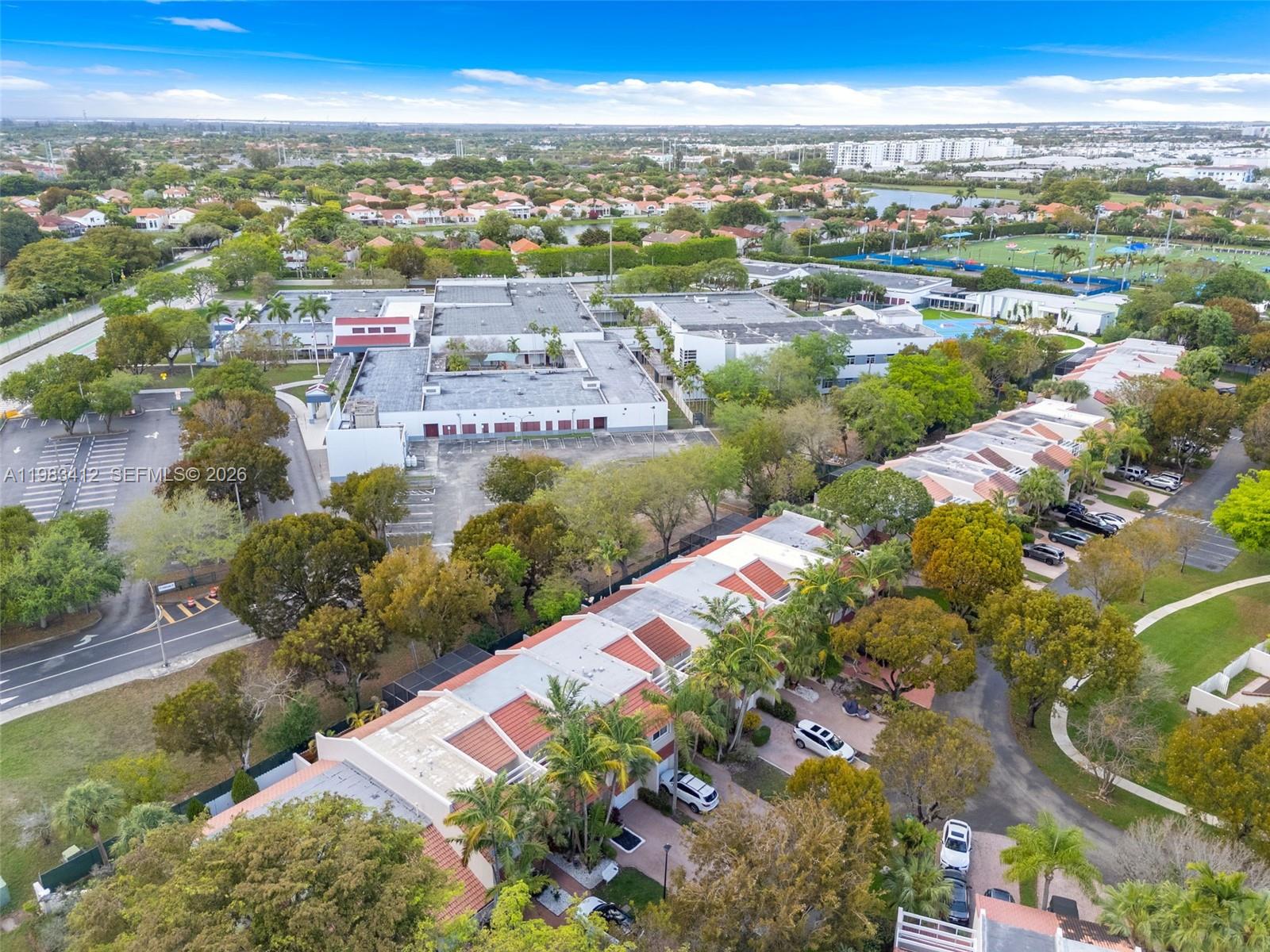 DORAL GREENS - Residential