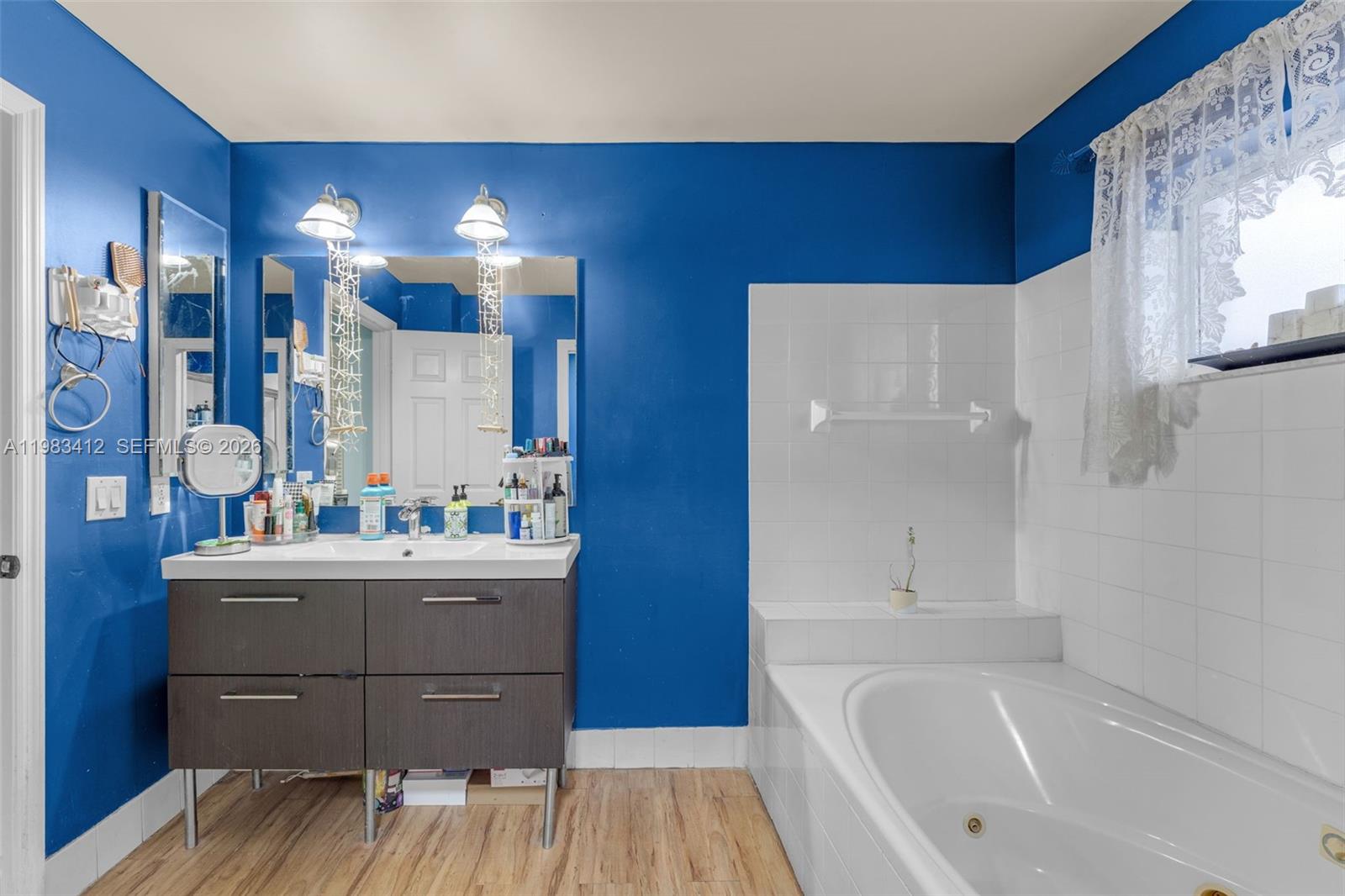 DORAL GREENS - Residential