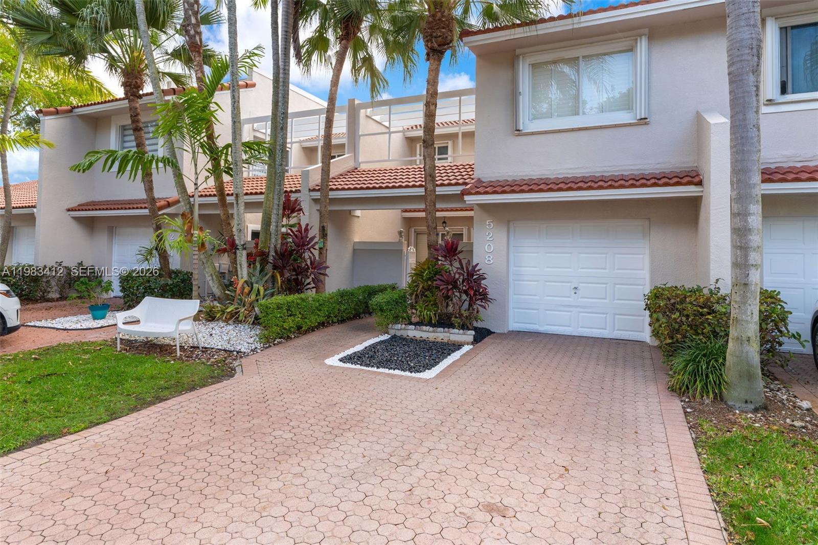 DORAL GREENS - Residential
