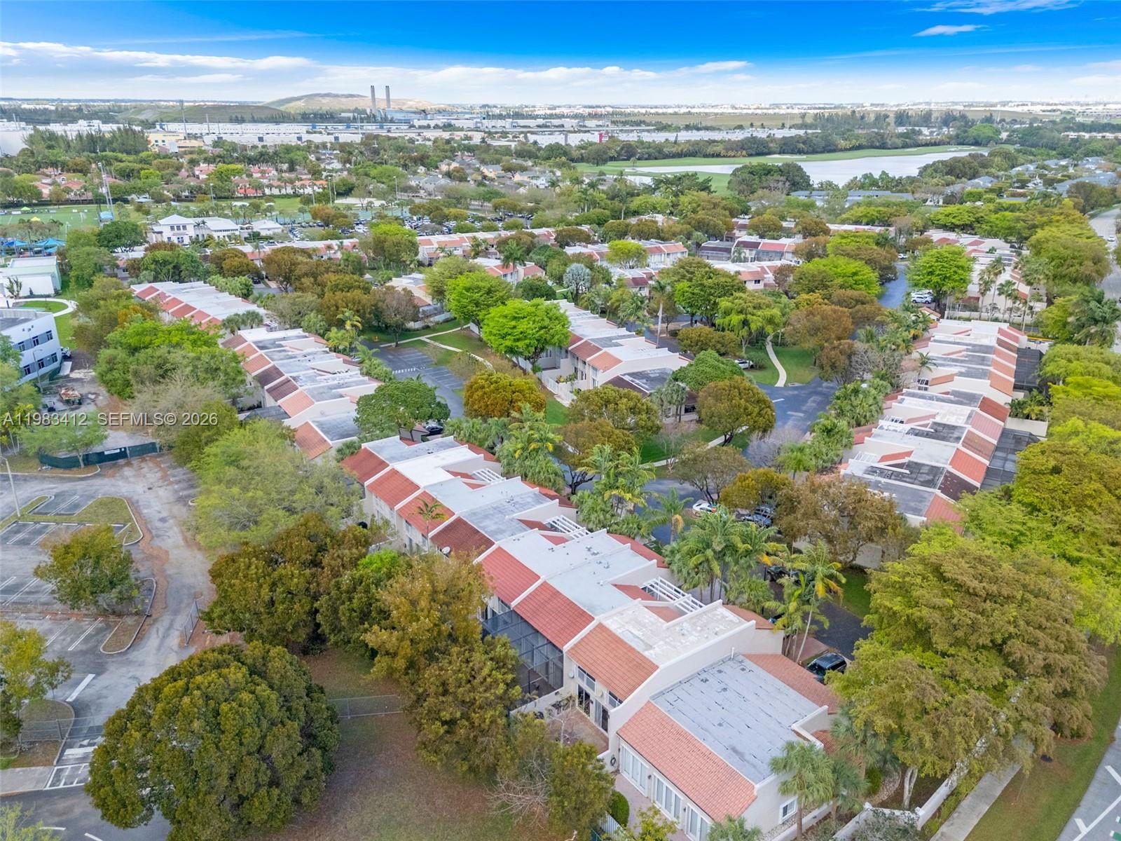 DORAL GREENS - Residential