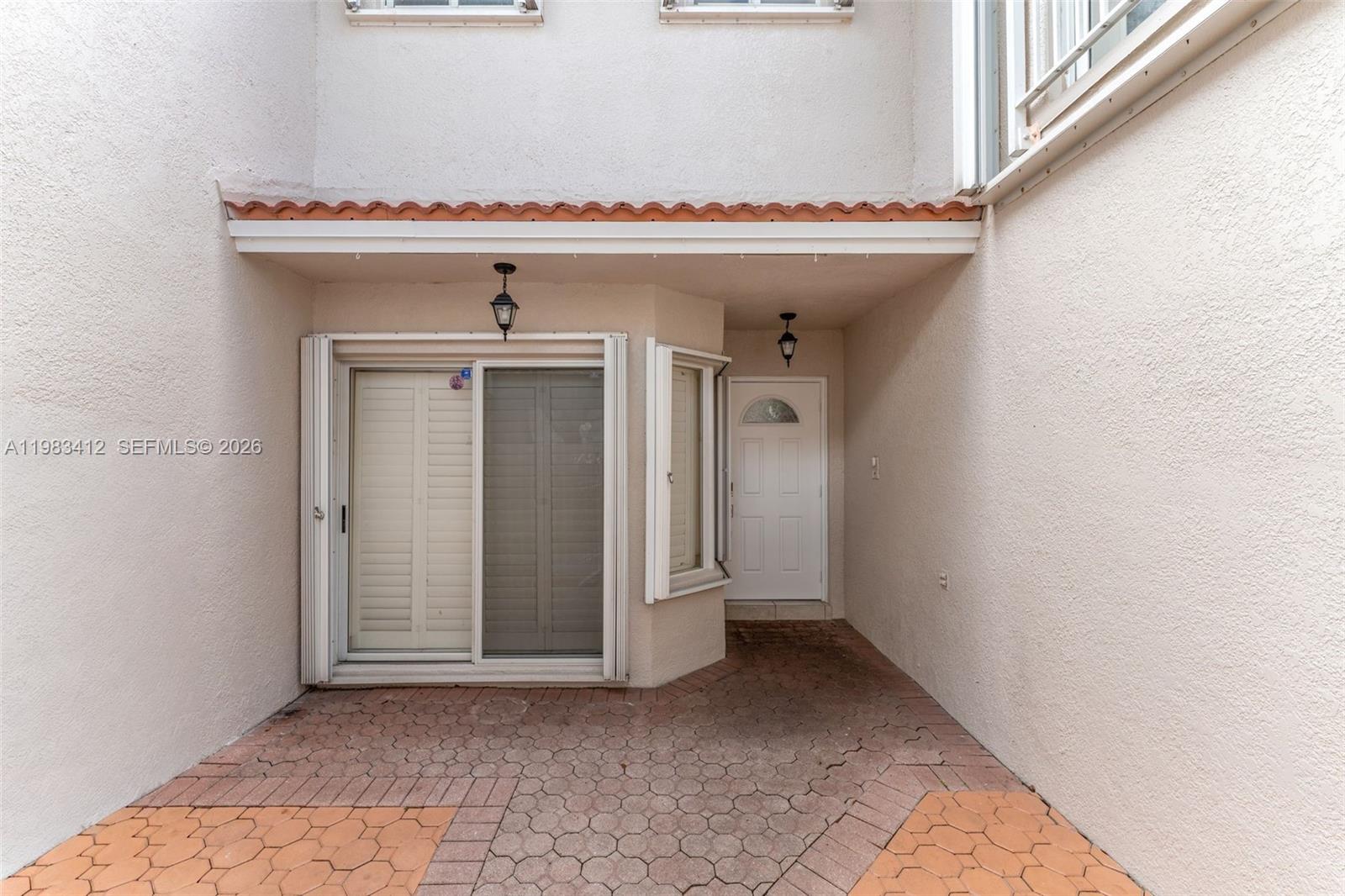 DORAL GREENS - Residential