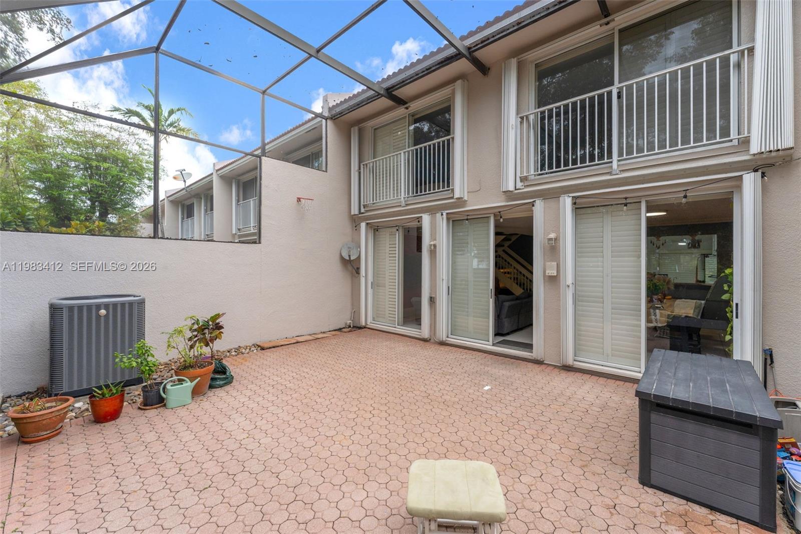 DORAL GREENS - Residential