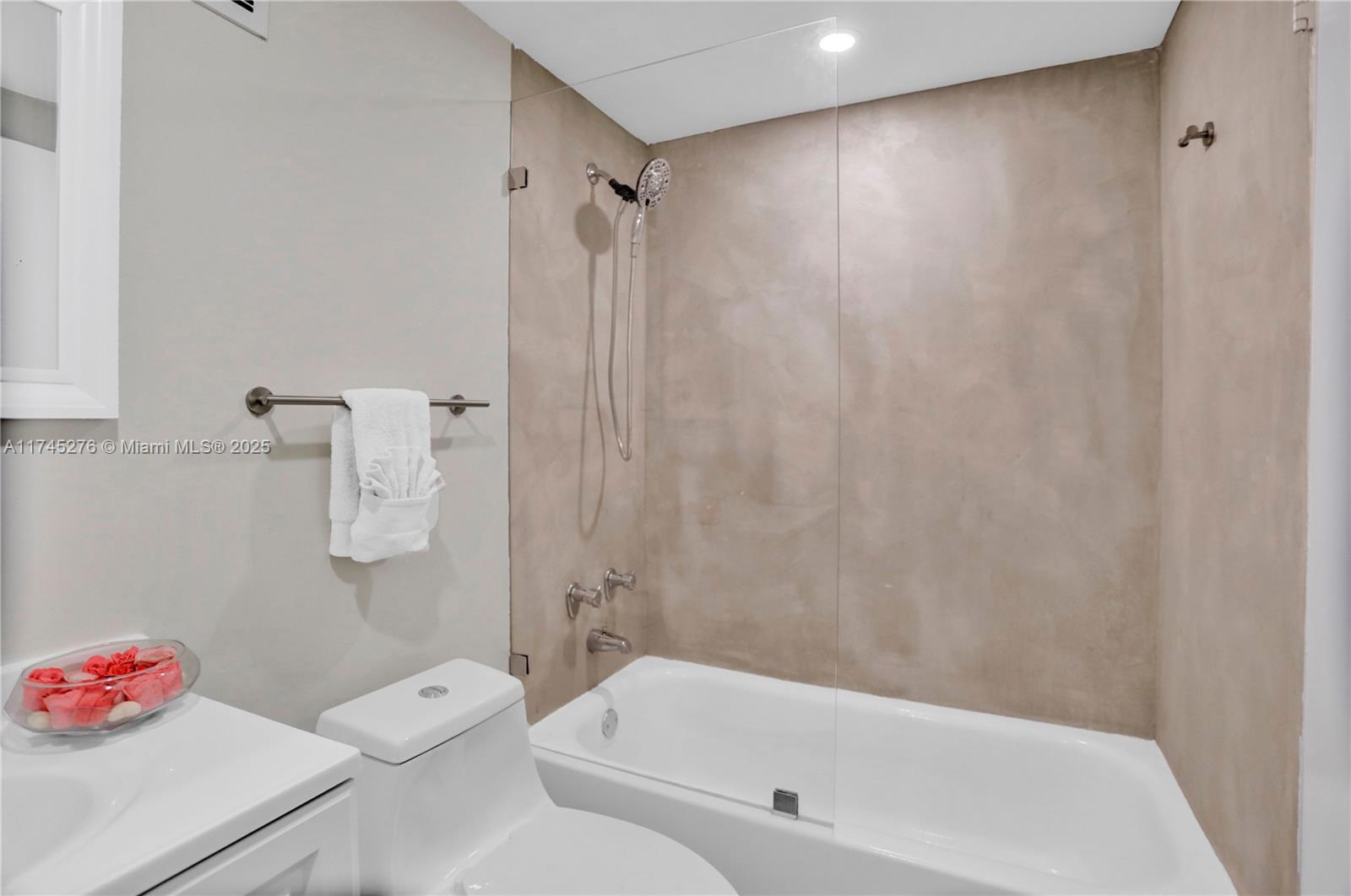 MIRADOR 1200 CONDO - Residential