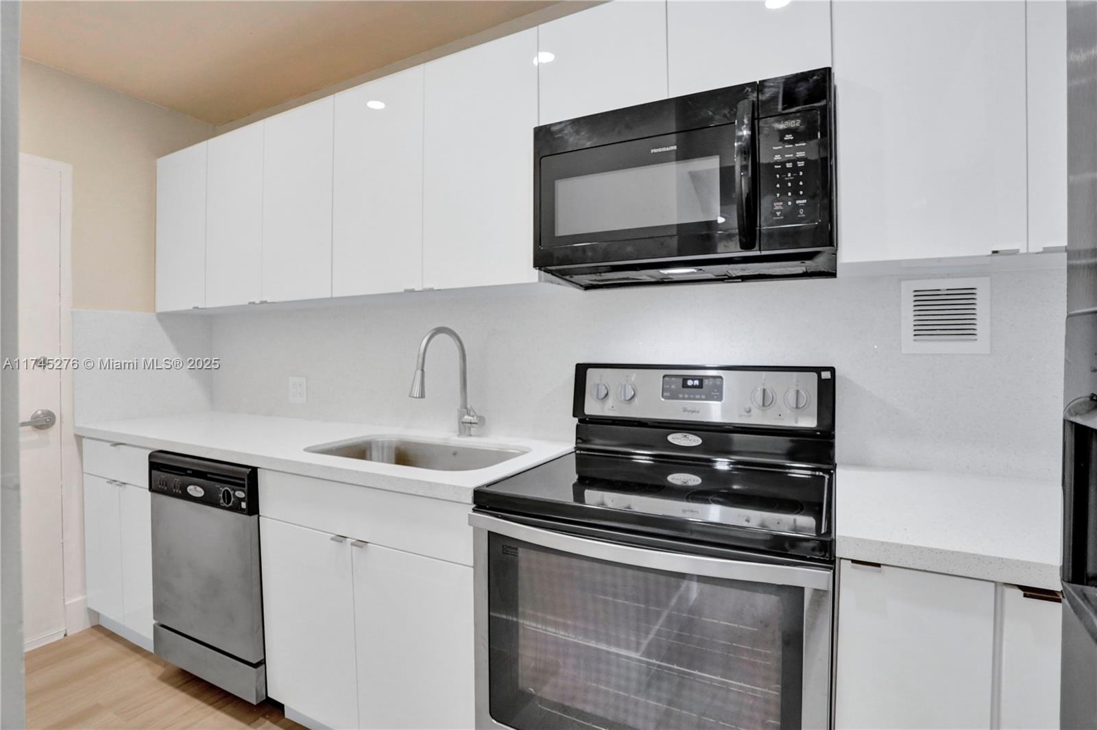 MIRADOR 1200 CONDO - Residential