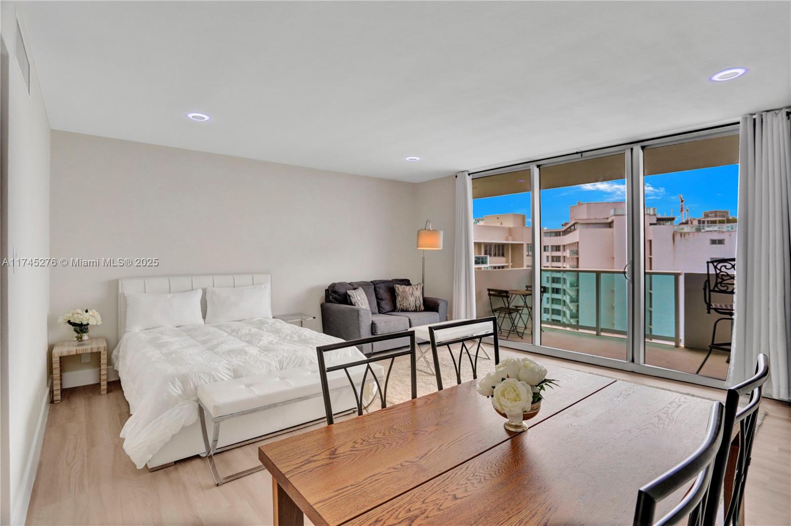 MIRADOR 1200 CONDO - Residential