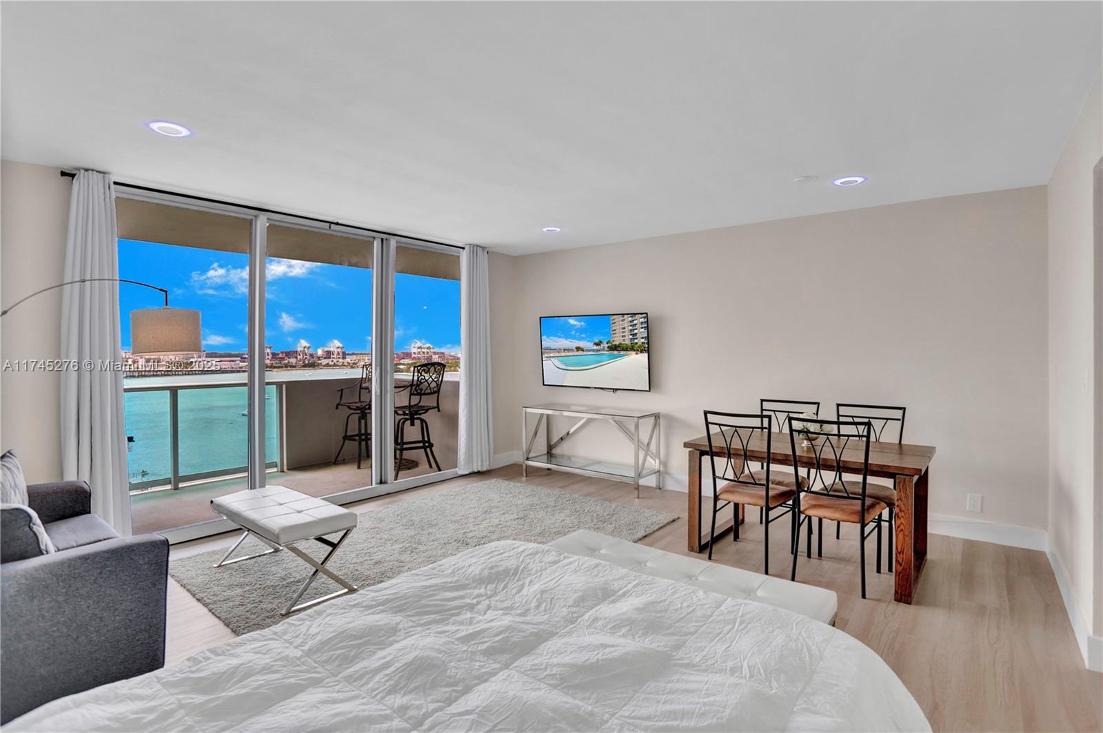 MIRADOR 1200 CONDO - Residential