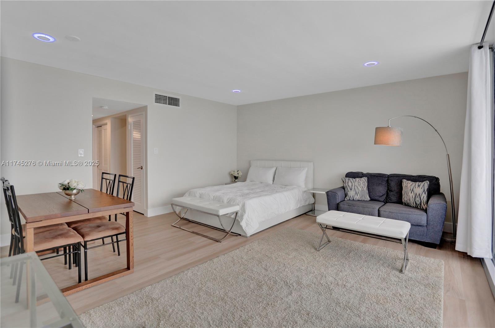 MIRADOR 1200 CONDO - Residential