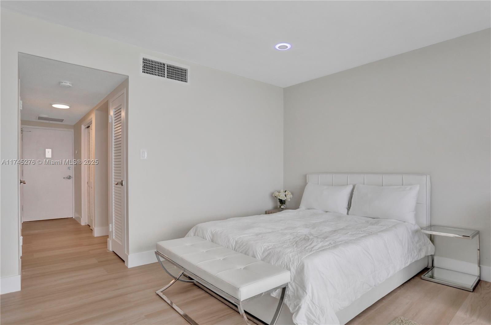 MIRADOR 1200 CONDO - Residential