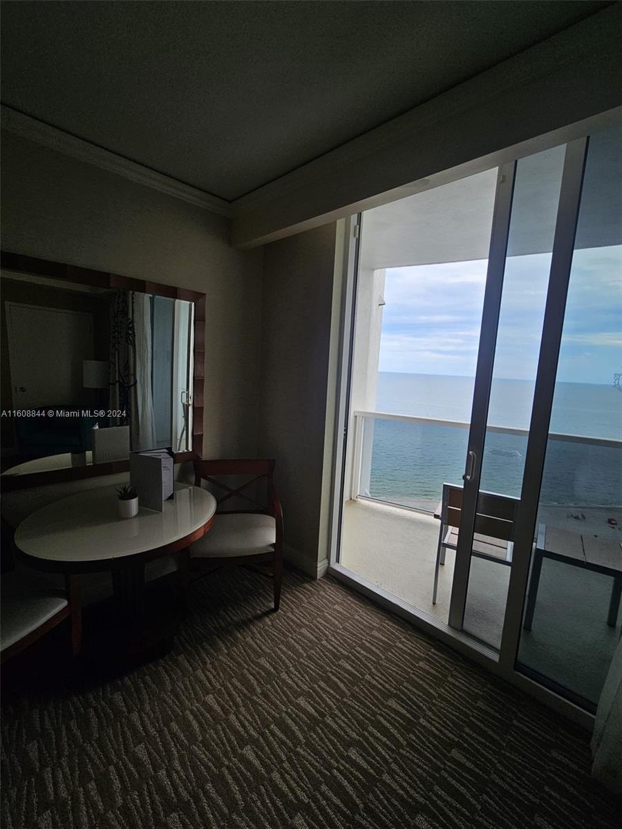 TRUMP INTERNATIONAL SONES - Residential