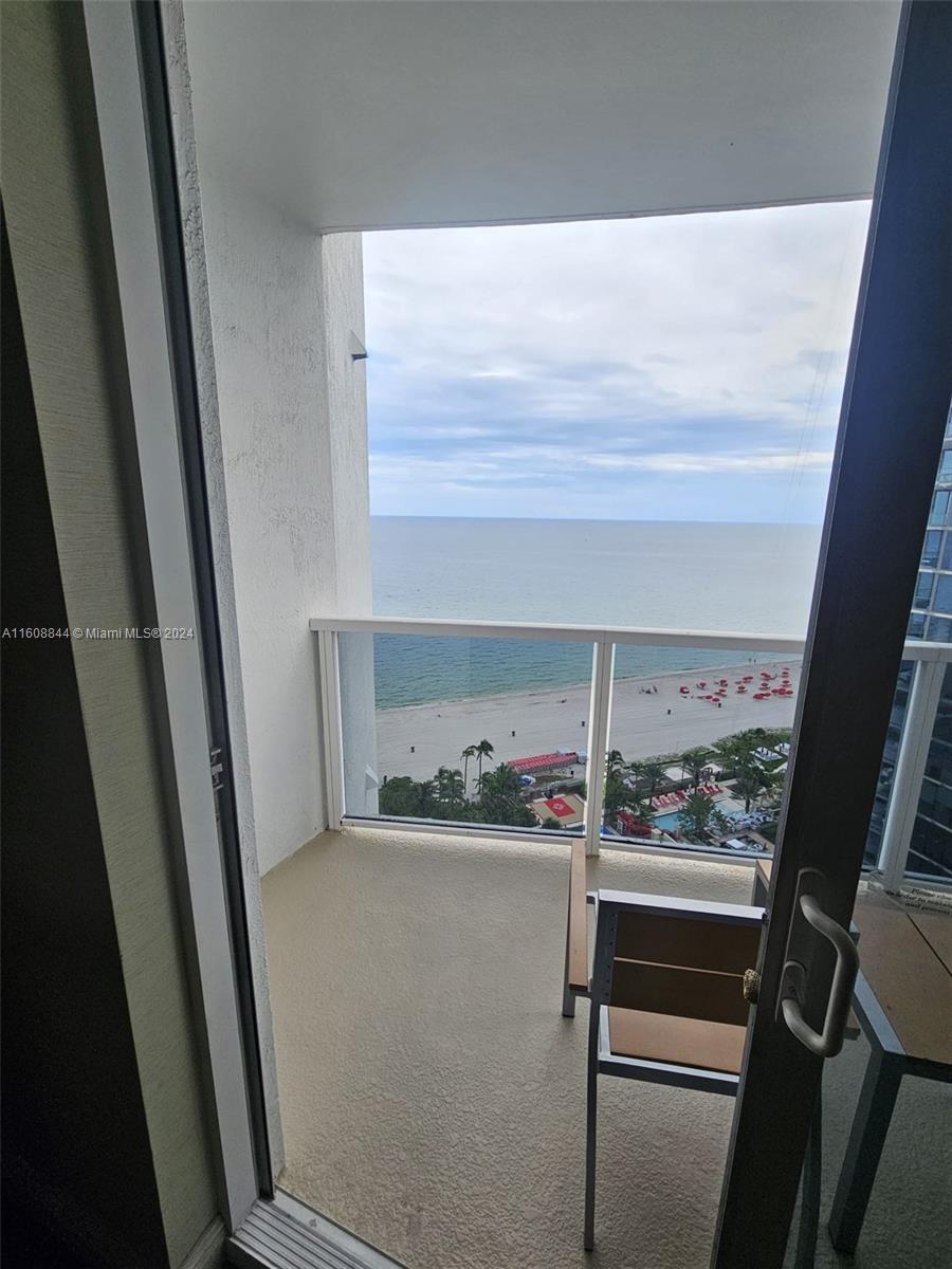TRUMP INTERNATIONAL SONES - Residential