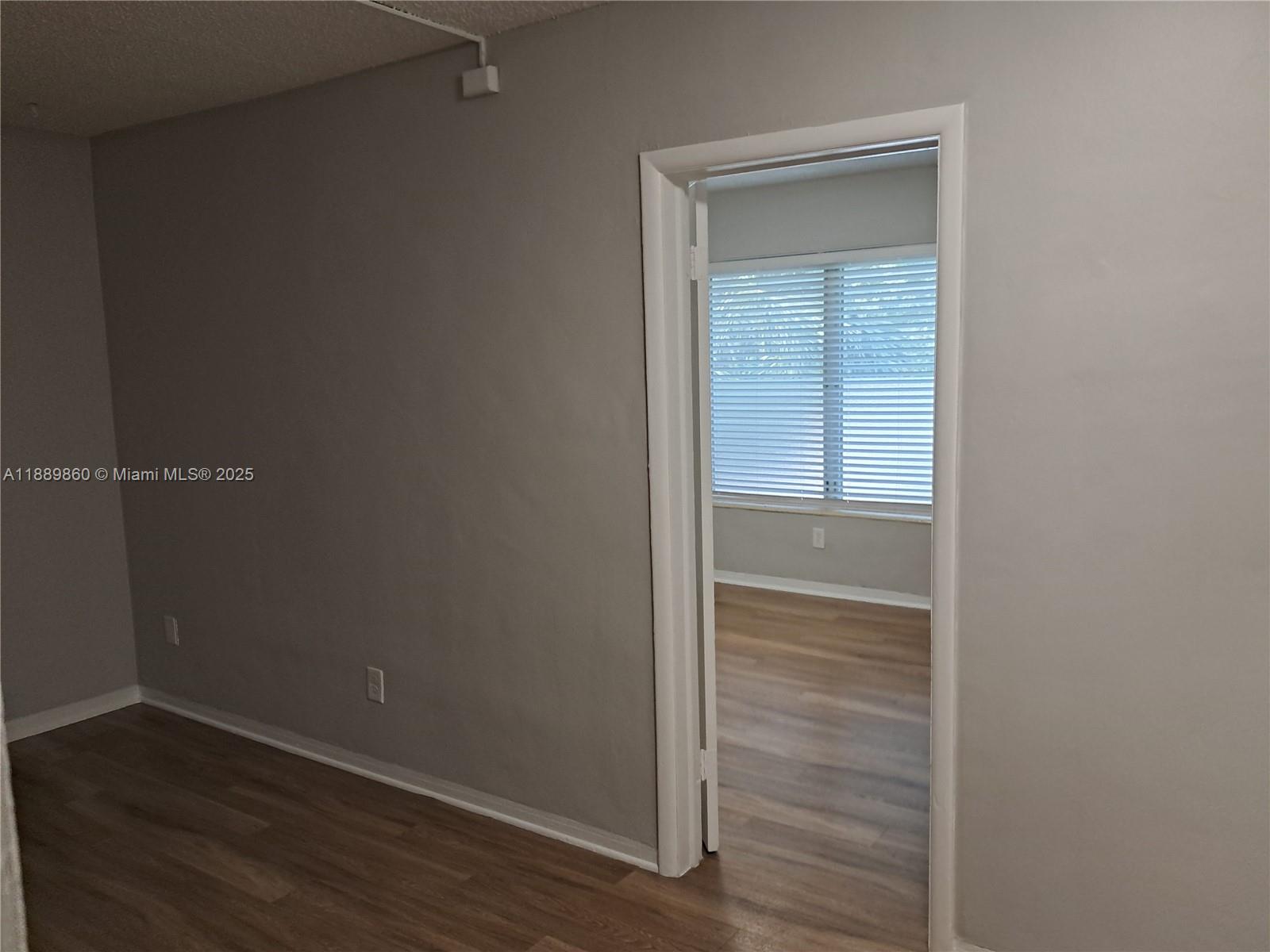 EMERALD LAKE PARK - Residential Lease