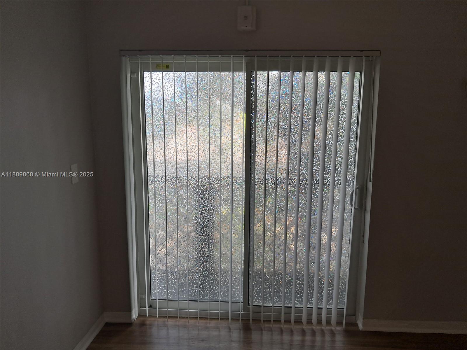 EMERALD LAKE PARK - Residential Lease
