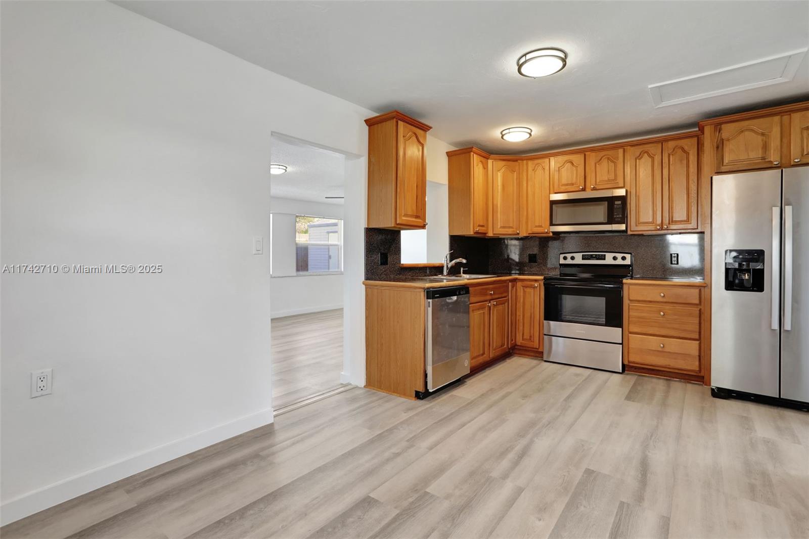COLLIER ESTATES - Residential