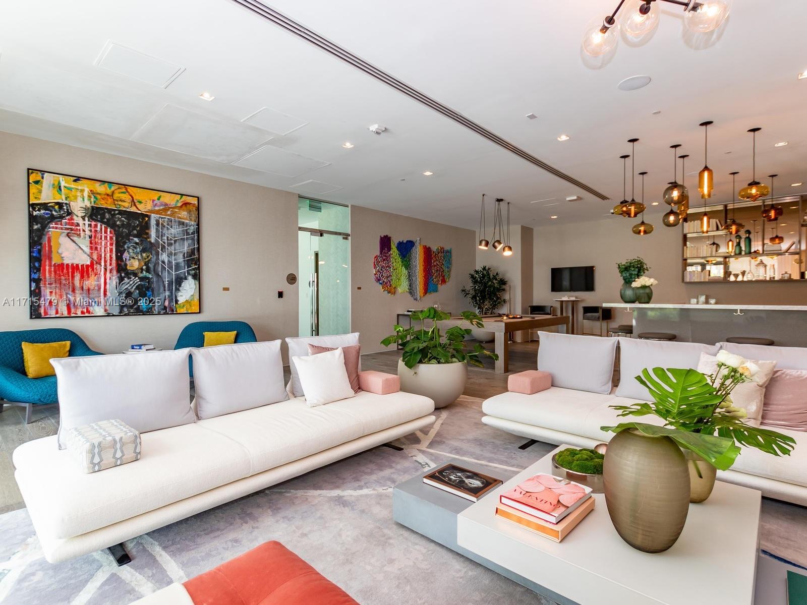 PARAISO BAY CONDO - Residential