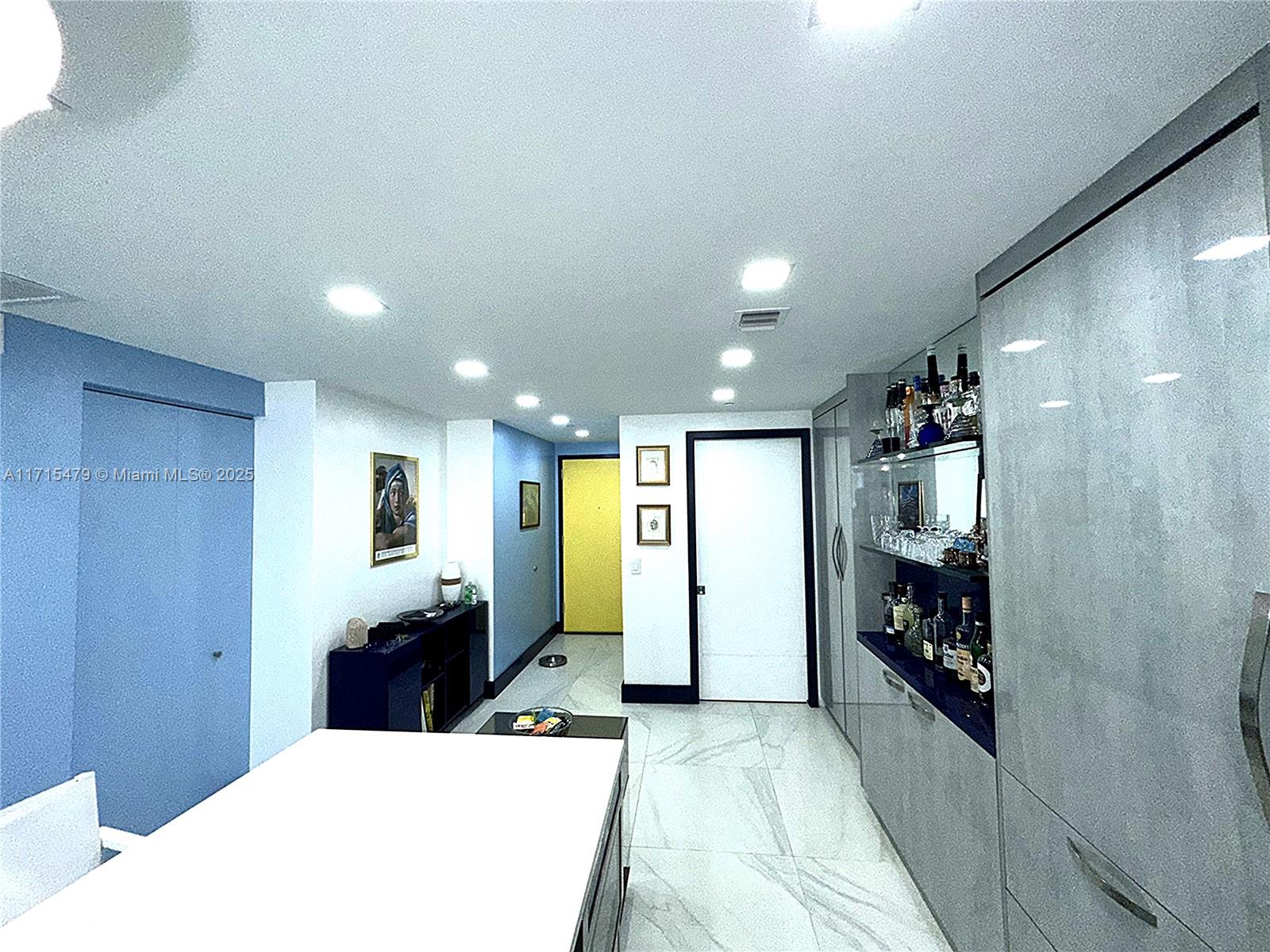 PARAISO BAY CONDO - Residential