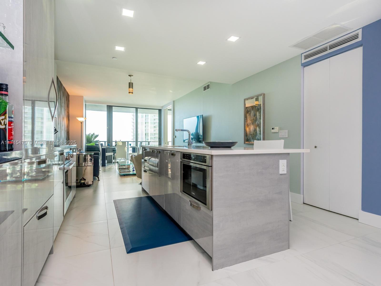 PARAISO BAY CONDO - Residential